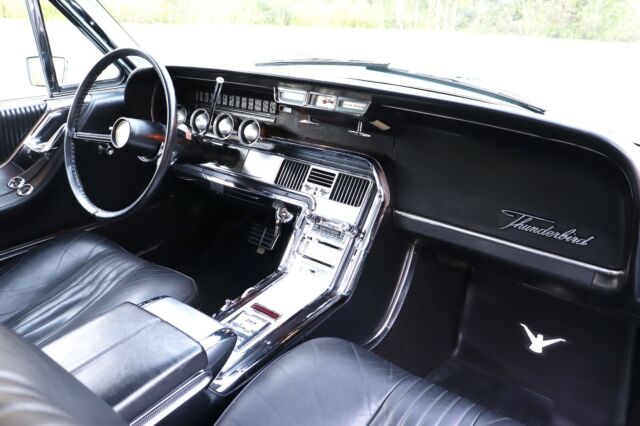 Ford Thunderbird 1964 image number 39
