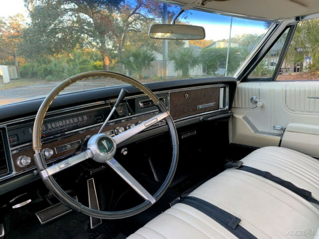 Pontiac Bonneville 1967 image number 16