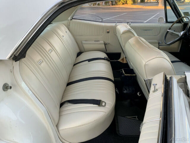 Pontiac Bonneville 1967 image number 21