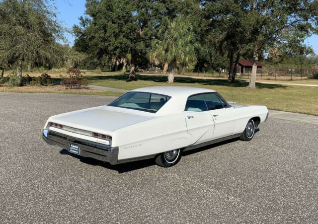Pontiac Bonneville 1967 image number 29