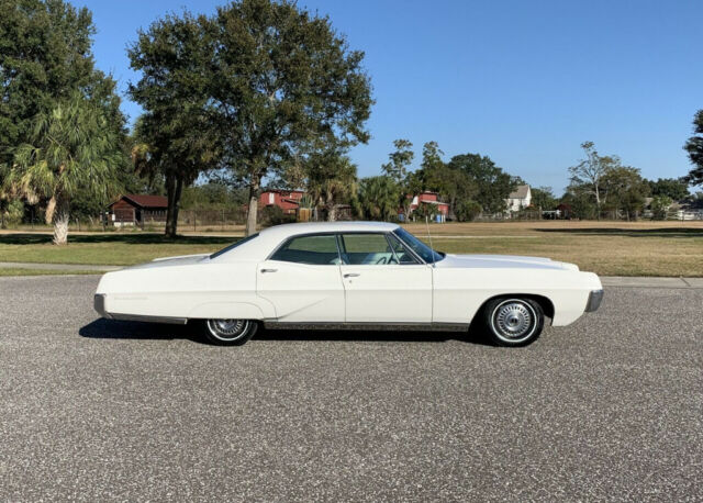 Pontiac Bonneville 1967 image number 3