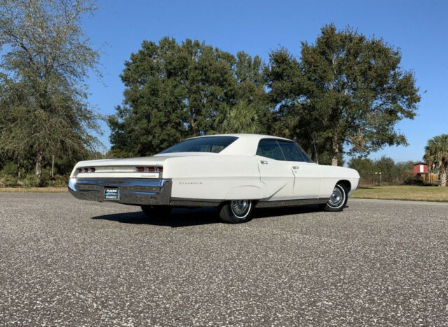 Pontiac Bonneville 1967 image number 36