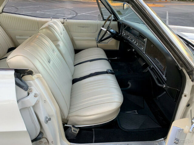 Pontiac Bonneville 1967 image number 43