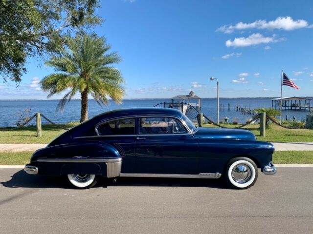 Oldsmobile Eighty-Eight 1949 image number 2
