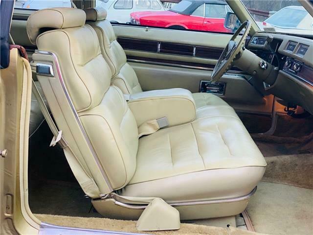 Cadillac DeVille 1976 image number 17