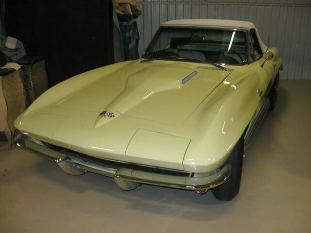 Chevrolet Corvette 1965 image number 0