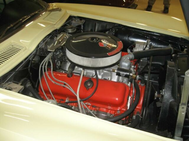 Chevrolet Corvette 1965 image number 23