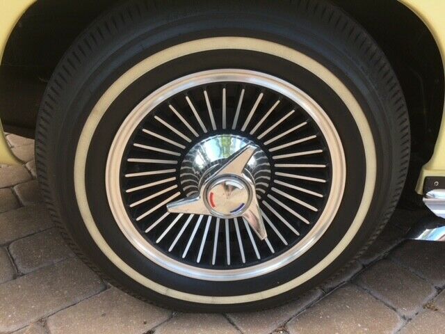 Chevrolet Corvette 1965 image number 33