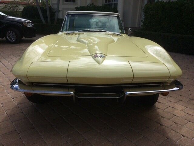 Chevrolet Corvette 1965 image number 35