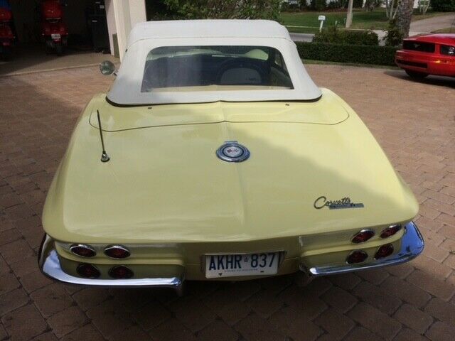 Chevrolet Corvette 1965 image number 36