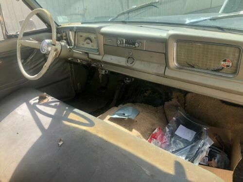 Jeep Wagoneer 1965 image number 22