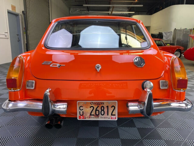 MG MGB 1970 image number 10