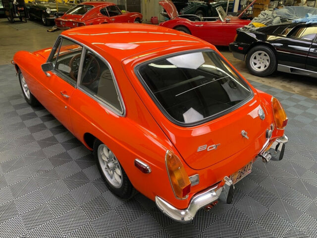 MG MGB 1970 image number 11