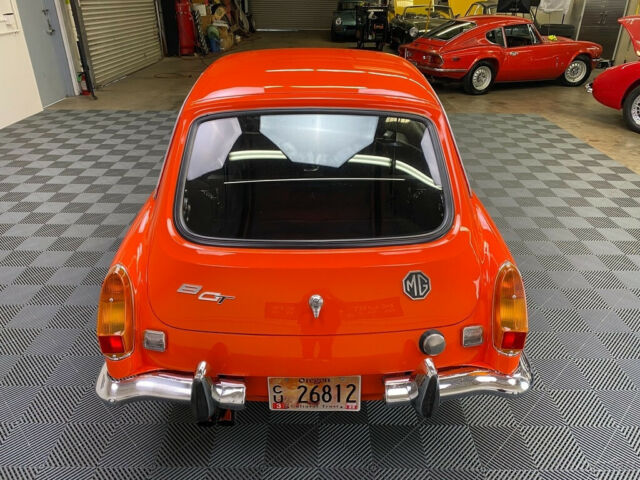 MG MGB 1970 image number 9