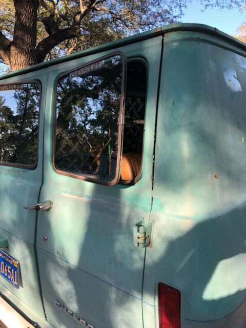 Chevrolet G20 Van 1970 image number 47