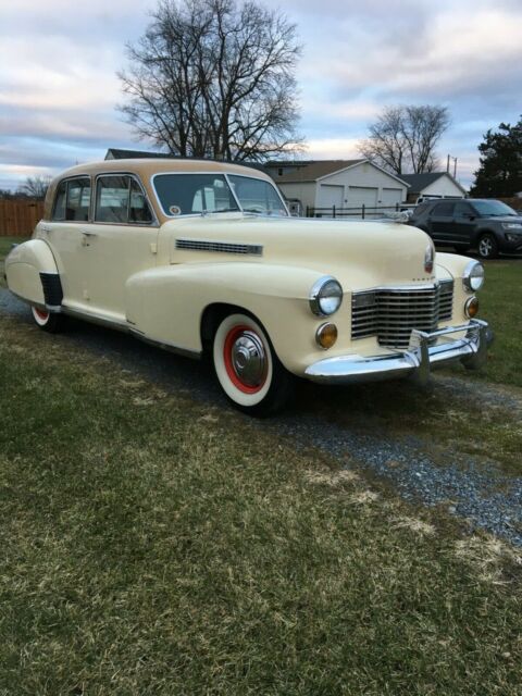Cadillac Fleetwood 1941 image number 25