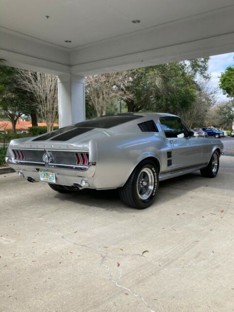 Ford Mustang 1967 image number 2