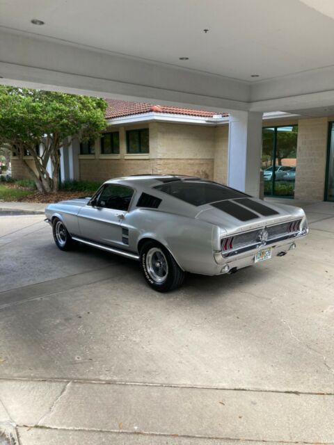 Ford Mustang 1967 image number 22