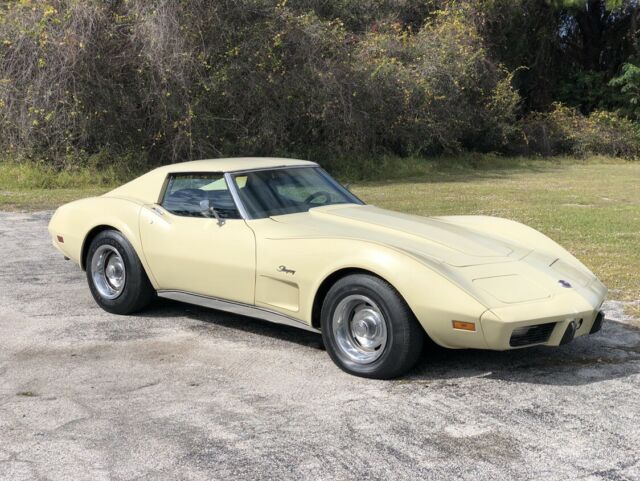 Chevrolet Corvette 1976 image number 3