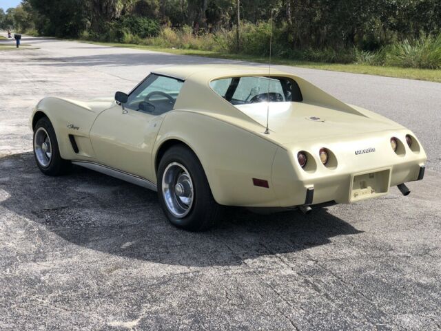 Chevrolet Corvette 1976 image number 9