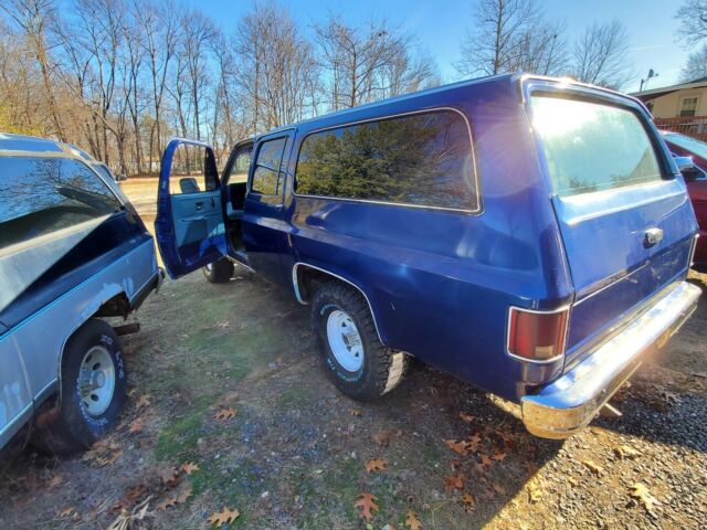 Chevrolet Suburban 1978 image number 3
