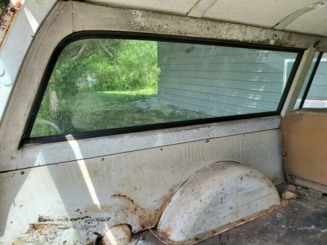 Chevrolet Suburban 1969 image number 1