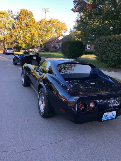 Chevrolet Corvette 1977 image number 1