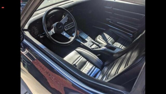 Chevrolet Corvette 1977 image number 11