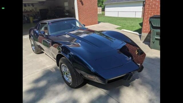Chevrolet Corvette 1977 image number 2