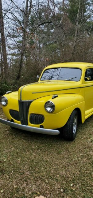 Ford Sedan 1941 image number 11
