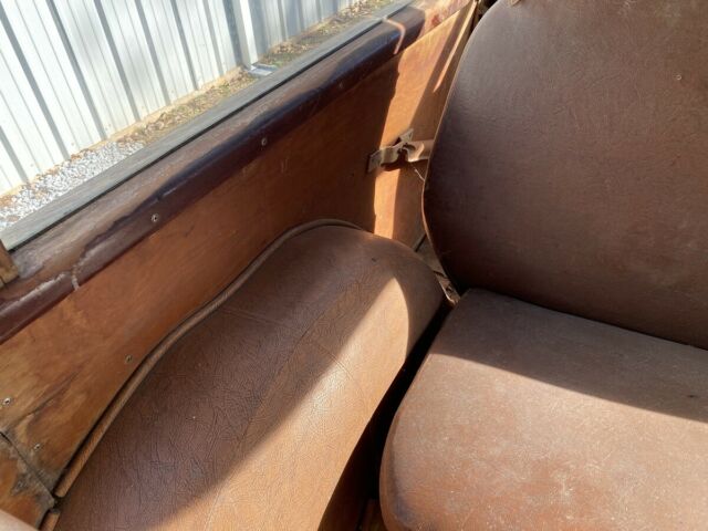 DeSoto Deluxe Wagon 1949 image number 14