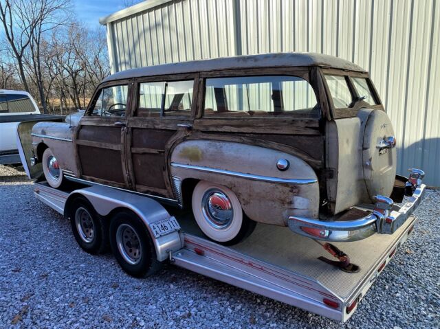 DeSoto Deluxe Wagon 1949 image number 2