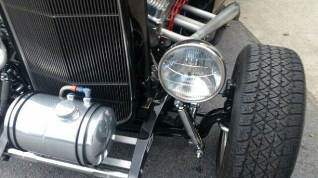 Ford 5 window 1932 image number 2