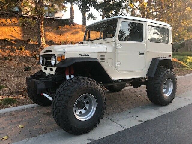 Toyota Land Cruiser 1975 image number 0